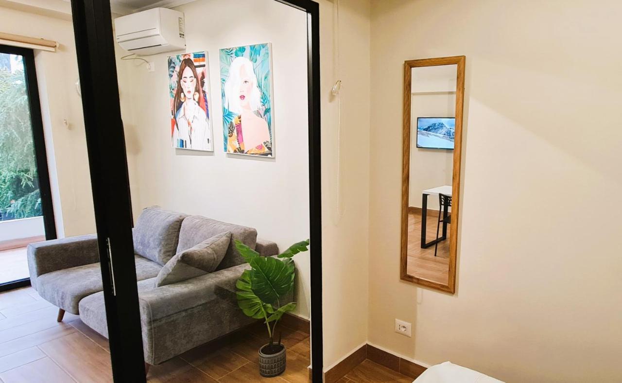 2V1 - Center Apartment 1 Tirana Kültér fotó