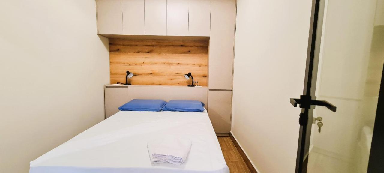 2V1 - Center Apartment 1 Tirana Kültér fotó