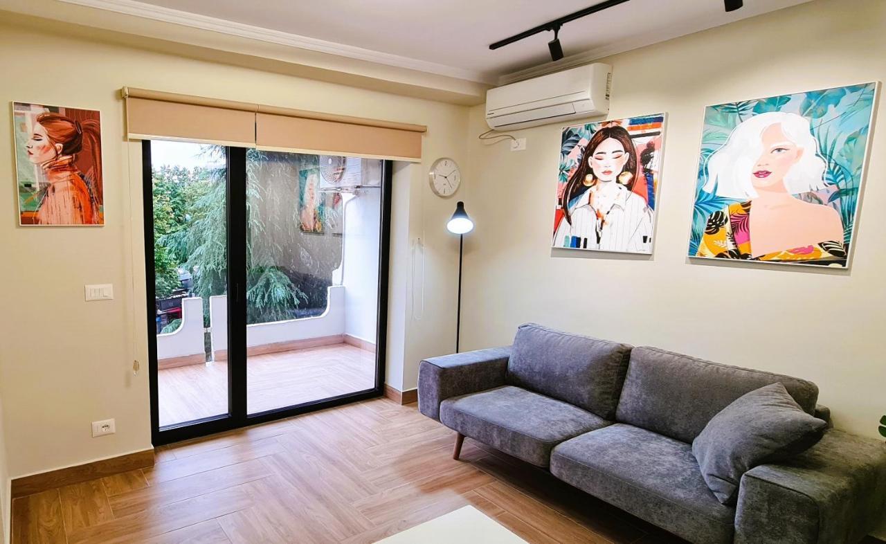 2V1 - Center Apartment 1 Tirana Kültér fotó